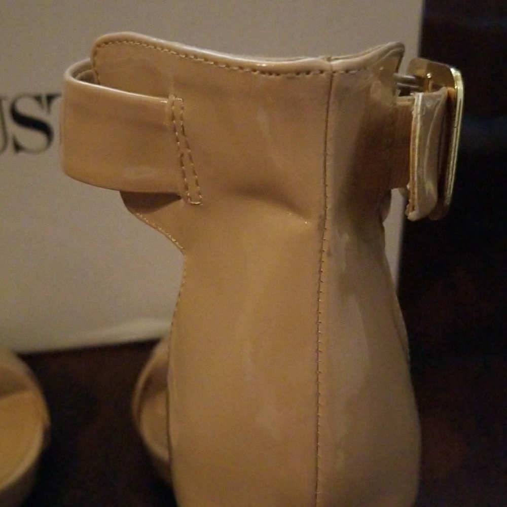 Heels - Picture 4 of 8